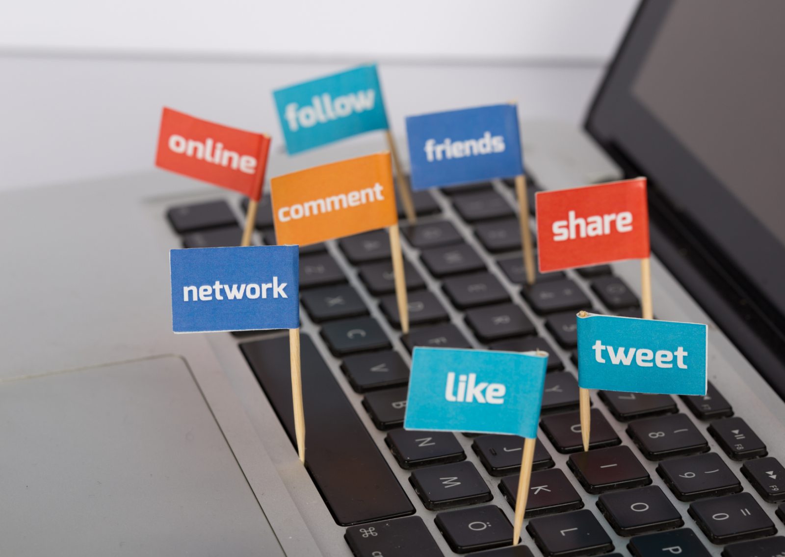 Giới thiệu về xu hướng thuê ngoài phòng Marketing