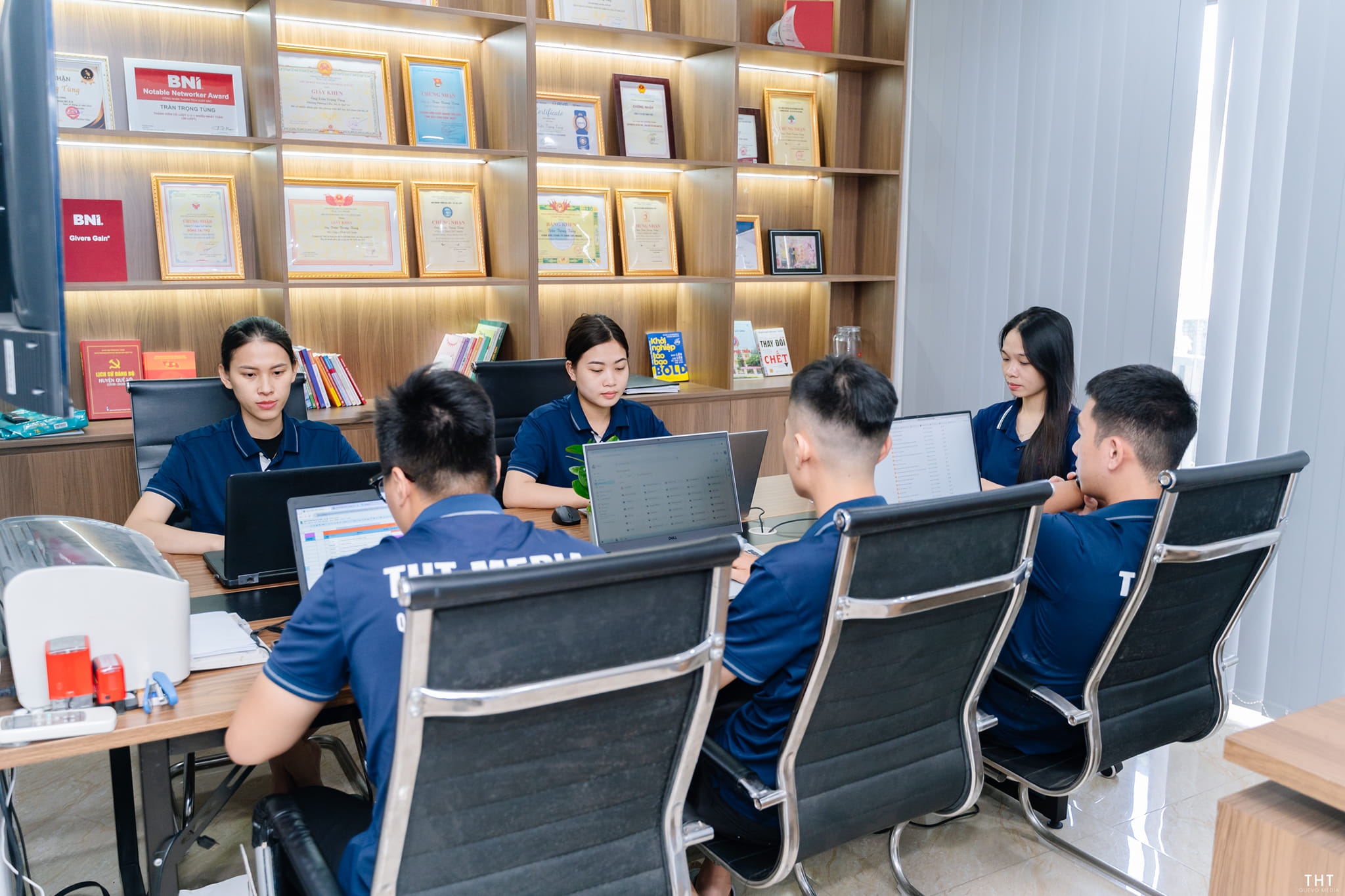 Báo Giá Dịch Vụ Phòng Marketing Thuê Ngoài Uy Tín