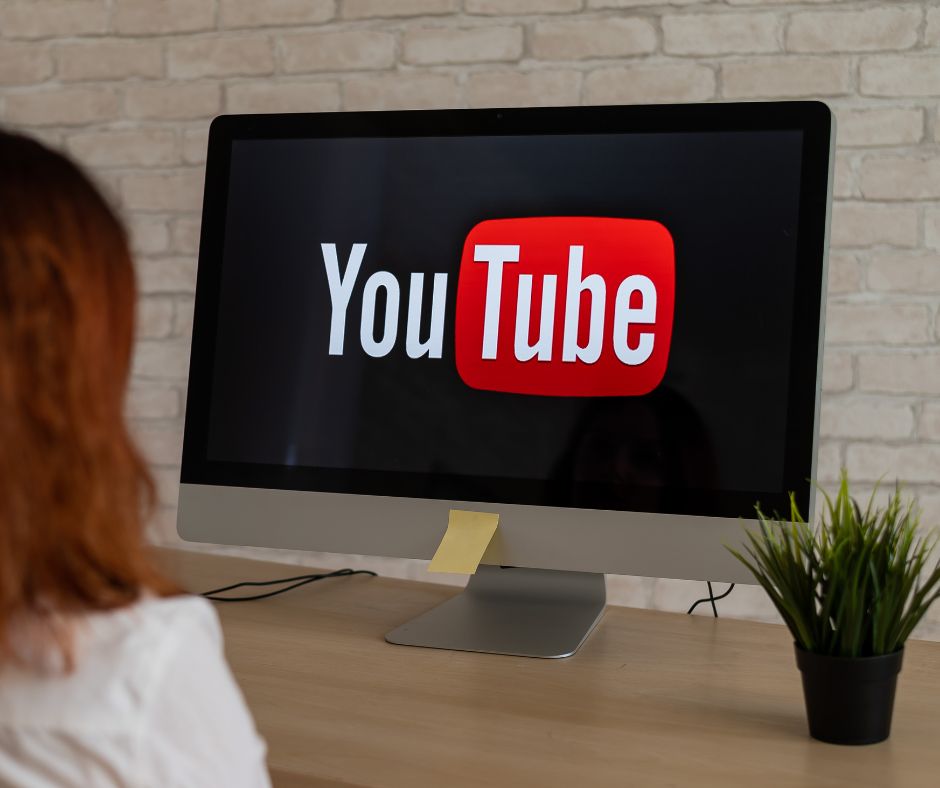 Vì sao nên sử dụng dịch vụ quản trị và chăm sóc YouTube?