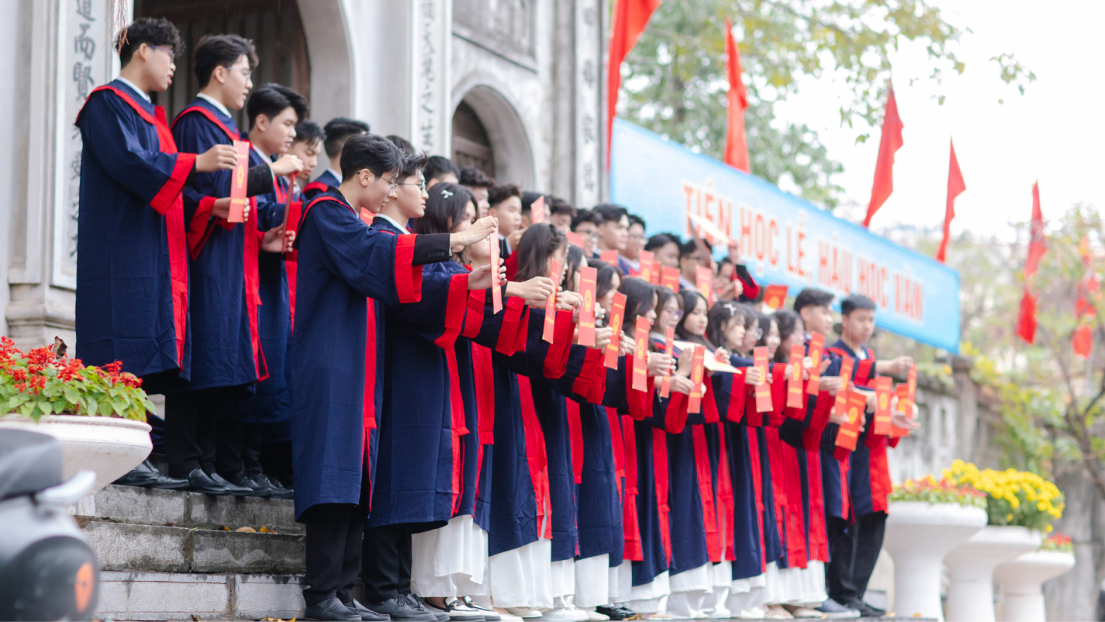 Kỷ yếu - Thanh xuân được lưu giữ qua từng khung hình