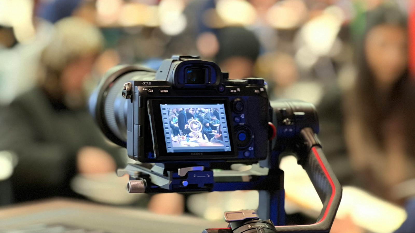 Ưu điểm nổi bật của dịch vụ quay chụp sự kiện theo yêu cầu