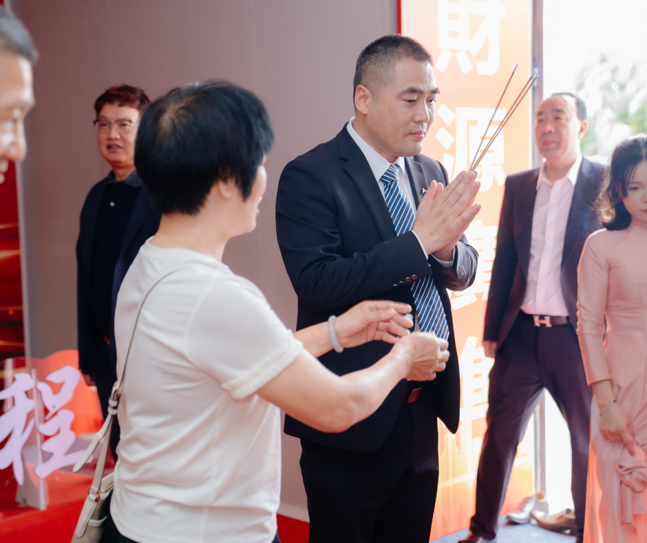 Lợi ích khi sử dụng dịch vụ quay chụp sự kiện khai trương chuyên nghiệp
