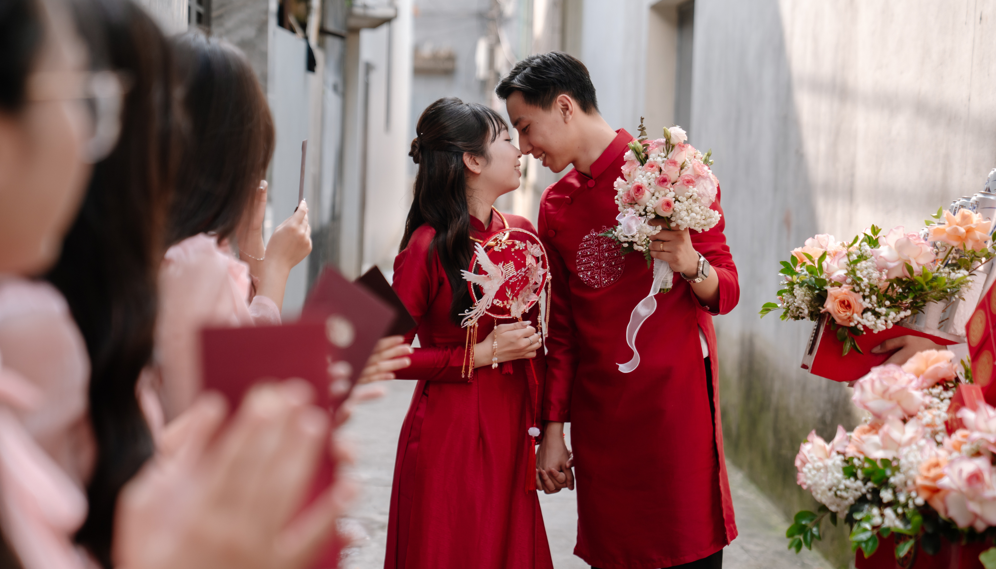 Quay Chụp Cưới Bắt Trọn Cảm Xúc