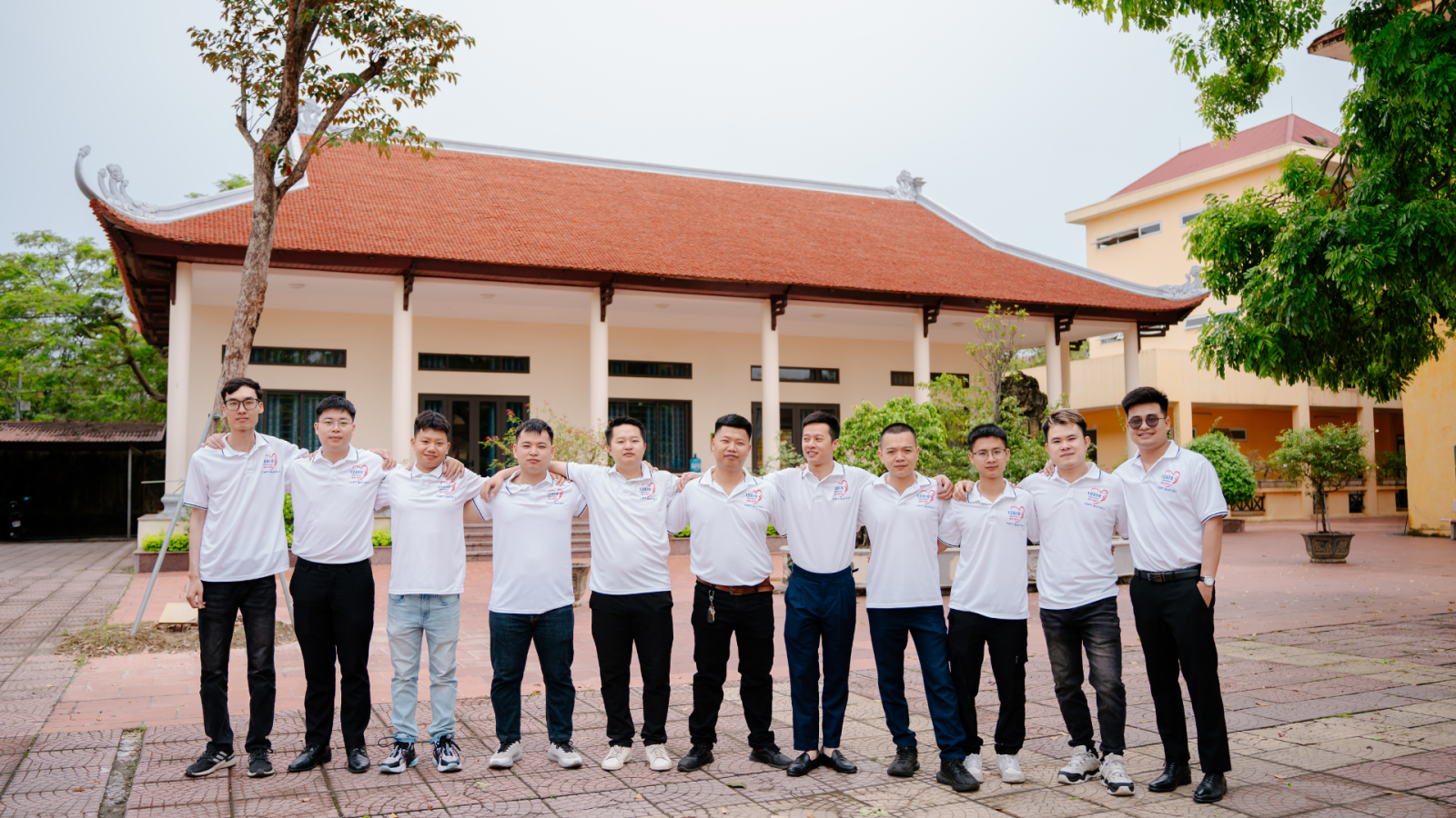 Họp lớp – Hành trình trở về tuổi thơ